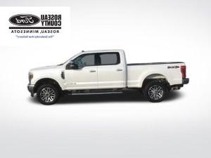 2019年福特F-350SD Lariat